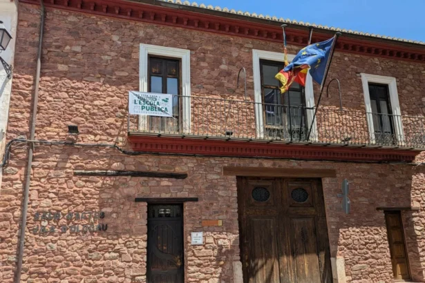 1783080127 Sal n de Actos Olocau 2