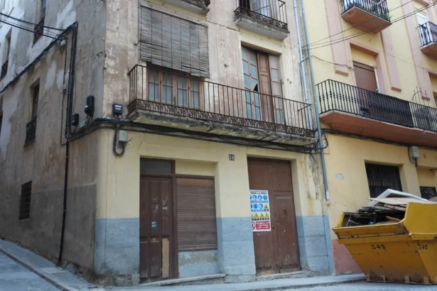 Immoble del carrer Tomás Valls.