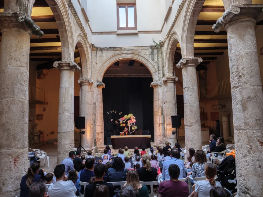 Acte al Museu de l'Almodí durant la Fira dels Borja de Xàtiva.