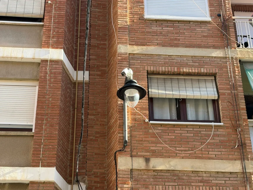 Imagen de una de las cámaras de control de tráfico en Quart de Poblet.