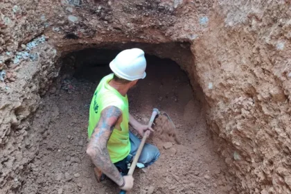 Las obras en la calle Major han sacado a la luz el refugio de l'Eliana.