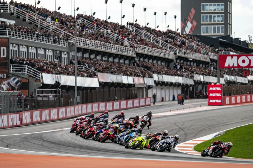 Carrera en el Circuit Ricardo Tormo de Cheste.
