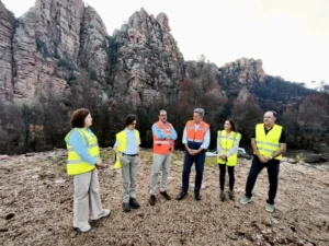 La Generalitat invierte 4,2 millones en la recuperación forestal y viaria de Artana y la Vilavella tras el incendio 6 261005 foto VICE3 obras incendio Artana 1