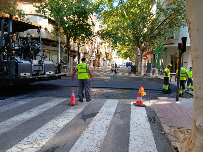 Treballs d'asfaltat a Xàtiva.