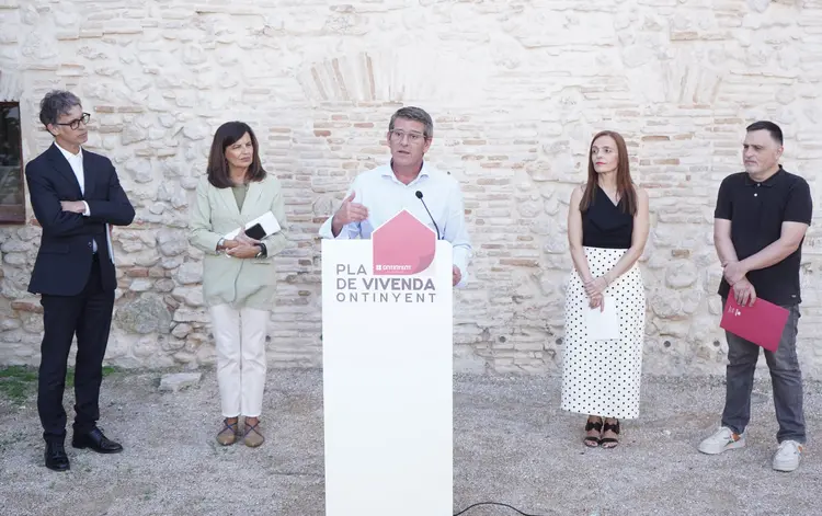 L'alcalde d'Ontinyent, Jorge Rodríguez, ha presentat la iniciativa.