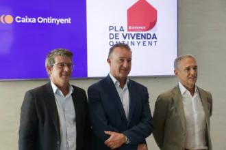 Caixa Ontinyent col·laborarà amb l'ajuntament de la ciutat.