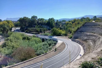 Carretera millorada per la Diputació de València.