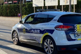 Coche patrulla de la Policía Local de San Vicente del Raspeig estacionado en una calle