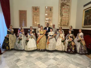 Las falleras mayores de Sueca 2027 reciben sus bandas a pocos días de la exaltación 1 sueca falleras mayores 2027 bandas